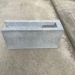 新品未使用コンクリートブロック　コーナー20本の画像