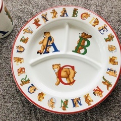 アメリカ製★ティファニー　アルファベットベアー★子供用　食器の画像