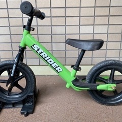 ストライダー　緑　プロテクターつけます