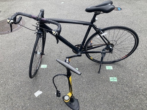 ロードバイク　スペシャライズド　本体・空気入れ