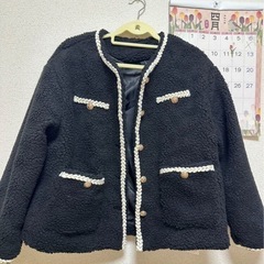 ジャケット パール装飾付きサイズSの画像