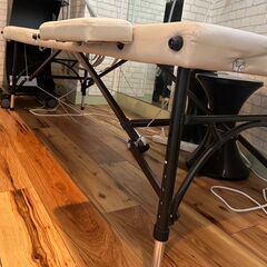 折りたたみベッド、エステベッド、マッサージベッド、施術台の画像