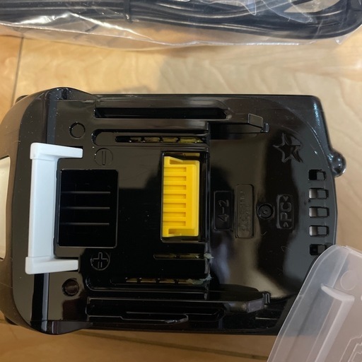 マキタ18v6a純正バッテリー、充電器セット
