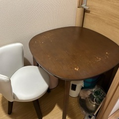 難ありダイニングテーブルとチェア1脚