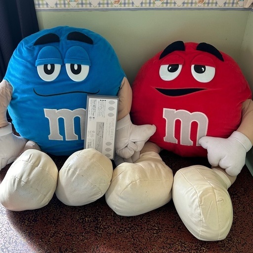 エムアンドエムズ　ビックぬいぐるみ