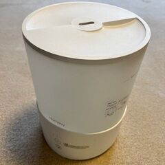 ７色で楽しめる２.５Lの加湿器です。