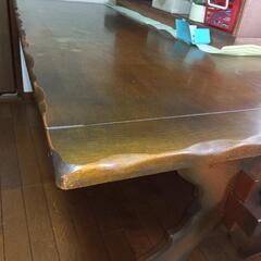 食卓テーブルの画像