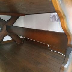 食卓テーブルの画像