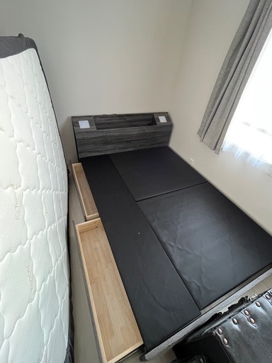 ダブルベッドフレーム