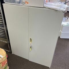 鍵付き棚