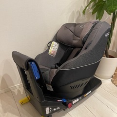 アップリカ　チャイルドシート　ISOFIX 360回転の画像