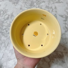 透かし陶器大鉢と黄色うさぎ大鉢・未使用品