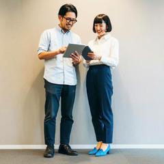 学生バイトさん、主婦パートさん、大歓迎！英語力を活かして時給2,000円+自由シフト+日払い+資格/年齢不問でカスタマーサポート！！の画像