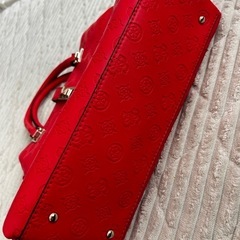 GUESSの画像