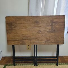 折り畳みデスクの画像