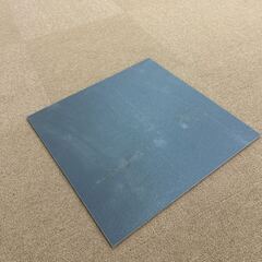 残260枚  サンゲツ タイルカーペット 50cm×50cm 厚み約6.5mm nt-365 手洗い可 中古美品 まとめ売り の画像