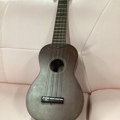 ウクレレ【町田市再生家具】　241767