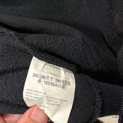 Under Armour 黒 パーカー　Sサイズ(SMサイズ)の画像