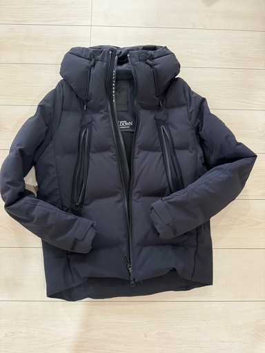 【水沢ダウン 】boaダイアル付　デサントオルテライン マウンテニアM ブラック