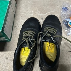 新品未使用安全靴の画像