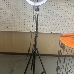ライト付きカメラスタンド