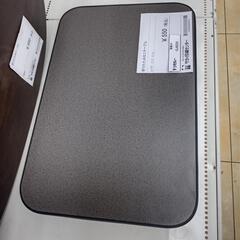 ★ジモティ割あり★  折り畳みテーブル 黒 H45×D30×W19 クリーニング済み OJ6225の画像