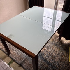 【中古】ガラステーブル 広さ調節可能 リビングテーブルの画像