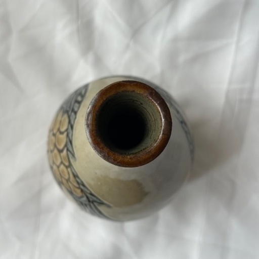 金城敏男　壺屋焼　魚文二種　酒器、一輪挿し　出品4