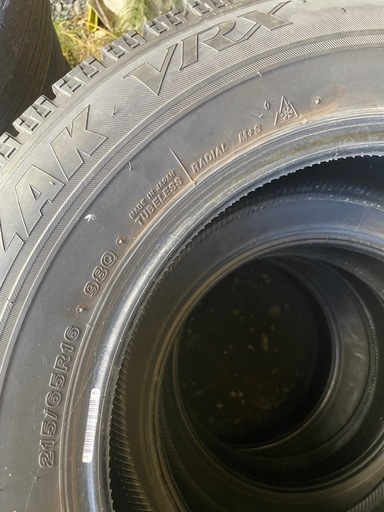 【商談中
】ブリヂストン　スタッドレス　タイヤ 4本 VRX 2019製造　中古