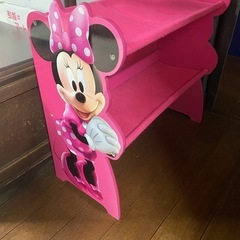 おもちゃ収納棚