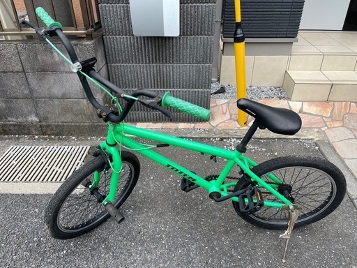 BMX 自転車 20インチ BMX 街乗り ペグ ジャイロ BMX ハンドル  空気入れ付き