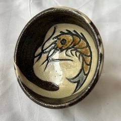 値下げ！金城敏男　壺屋焼　ぐい呑み　海老文、魚文　出品５の画像