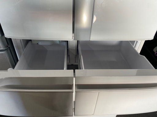 2012年製　ノンフロン冷凍冷蔵庫　製氷機付き　475L R-SFR48M2