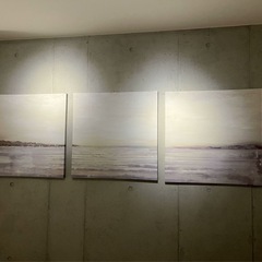 壁掛け 壁飾り 部屋飾り 飾り絵 ソファの背景画の画像
