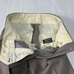 NICOLE ニコル CEDUCTION ベージュグレースーツ 3ボタン 背抜きの画像