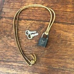 ルイヴィトン 南京錠 パドロック