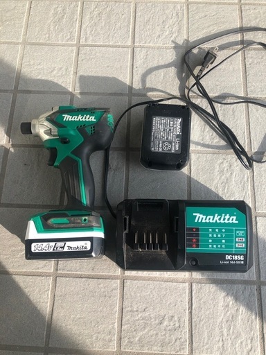 マキタ　充電式インパクトドライバー