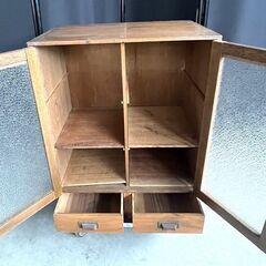 【終】【Y35】昭和レトロ/両開き/ガラス棚/キャビネット/すりガラス/古家具/アンティーク/家具/現状品の画像