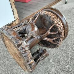 木彫りスツール　木製丸椅子の画像
