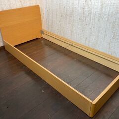 ベッド フレーム　シングル　明るい木目でかわいい〜の画像