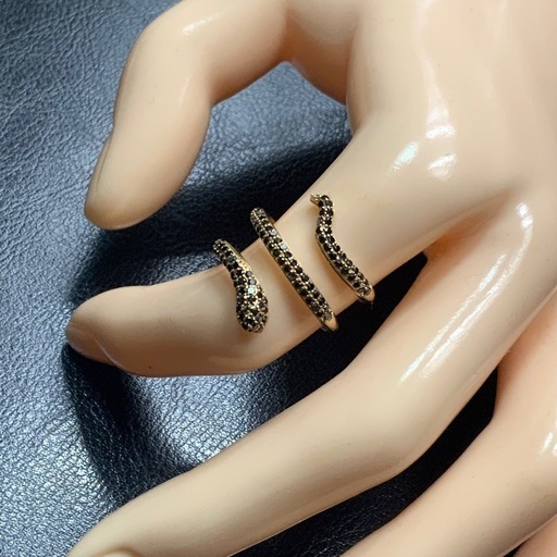 K18 スネークリング　蛇　指輪　ブラックダイヤ　3.3g 約11号