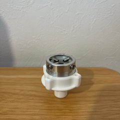 洗濯機給水接続部品 プラスチックと金属製 ネジ式接続