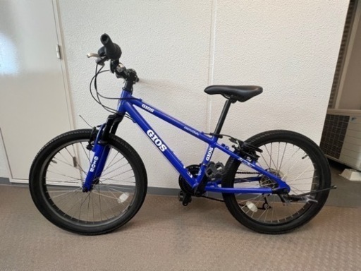 ジオスの22インチGENOVA ブルーです