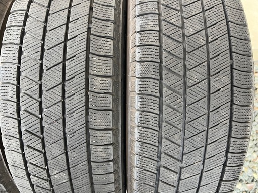 195/65R15ブリヂストンVRX3スタッドレス ヴォクシー セレナ プリウス他