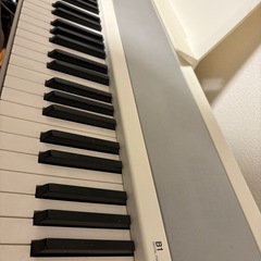 【11月2日まで】電子ピアノ(スタンド付き)  KORG B1 (17年製) 88鍵の画像