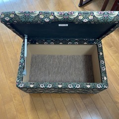 ウィリアムモリス柄の収納ボックスの画像