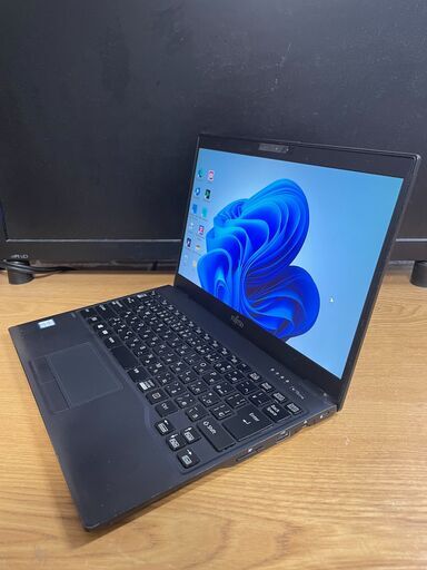 富士通 LIFEBOOK WU2/C3 FMVWC3U27 core i5 8世代