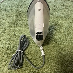 スチームアイロン　2023年製　10/22までのお取引可能