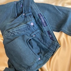 GUESS デニムパンツの画像