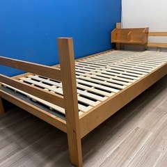 (取引中)ニトリ　シングルベッド　スノコ、小物置き付き